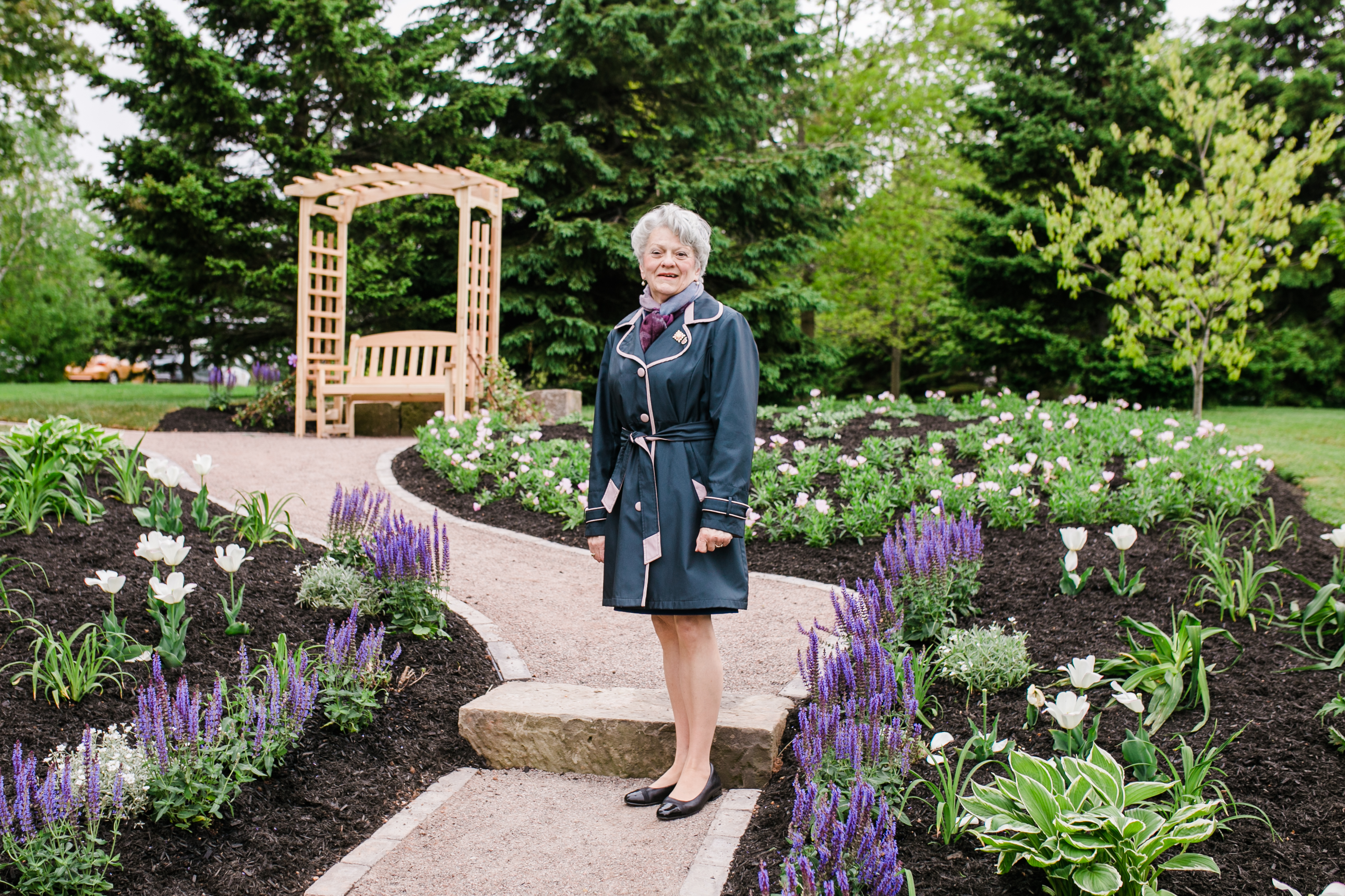 Her Honour unveiling the Jubilee Garden
